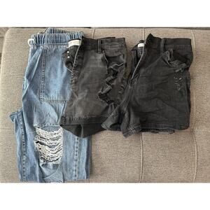 Lot of 3 Juniors size 13 bottoms